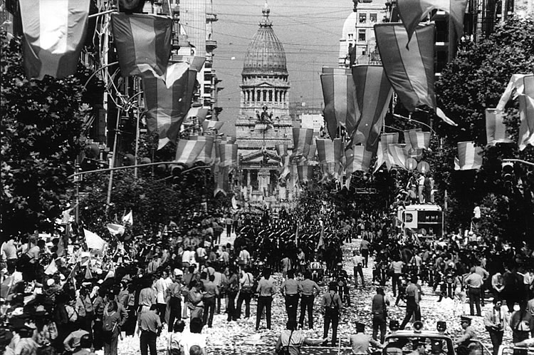 Asuncin de Ral Alfonsin, 10 de diciembre de 1983