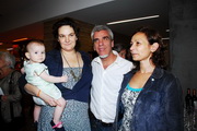 Alejandra Seeber e hija, Santiago Bengolea y Marta Calí