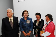 Embajador Carlos Ortiz de Rozas, Marta Harispe (izq.), Silvia Campodónico (der.)