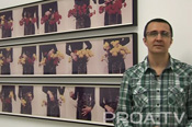 Noticias - PROA TV. El curador Rodrigo Alonso recorre la sala 3 de "Sistemas..."